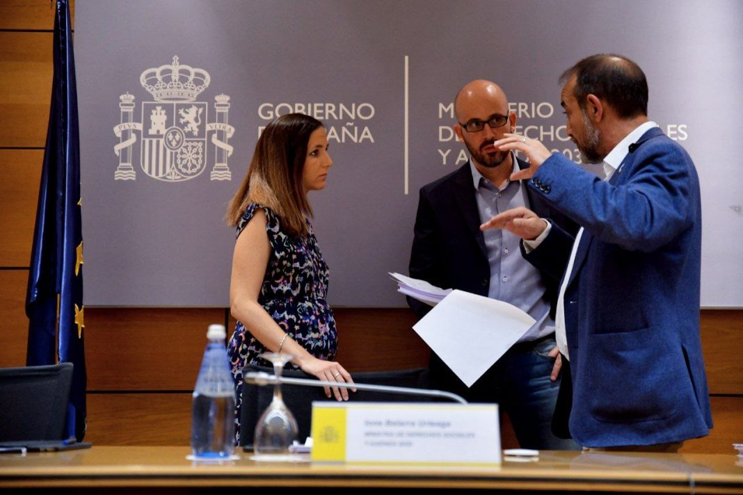 La ministra Ione Belarra y el secretario de Estado, Nacho Álvarez.