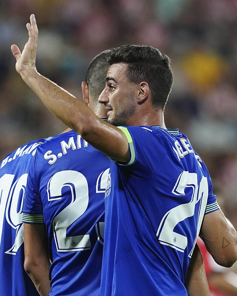 Juan Iglesias Saludando A La AficiÓN. Segunda Derrota Del Getafe 