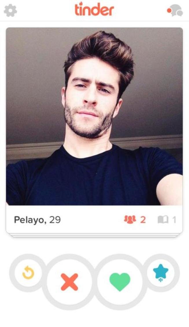 Perfil-De-Tinder-Con-La-Imagen-De-Pelayo