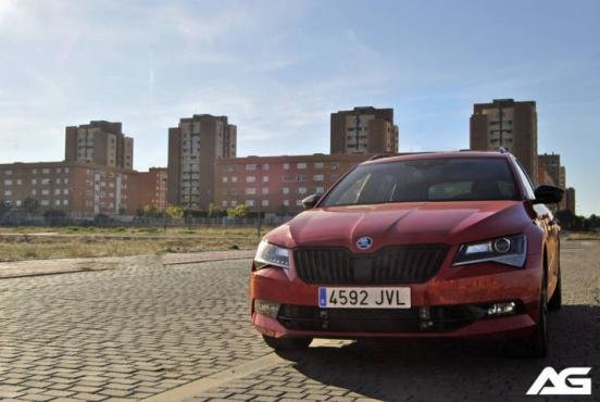 Skoda-Superb-Sportline-280Cv-Adictos-A-La-Gasolina  