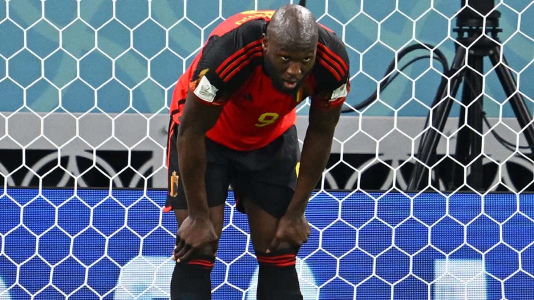 Lukaku con Bélgica tras haber fallado una ocasión clara.